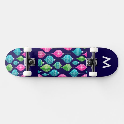 Kleurrijke kerstversiering met monogram persoonlijk skateboard (Horizontaal)
