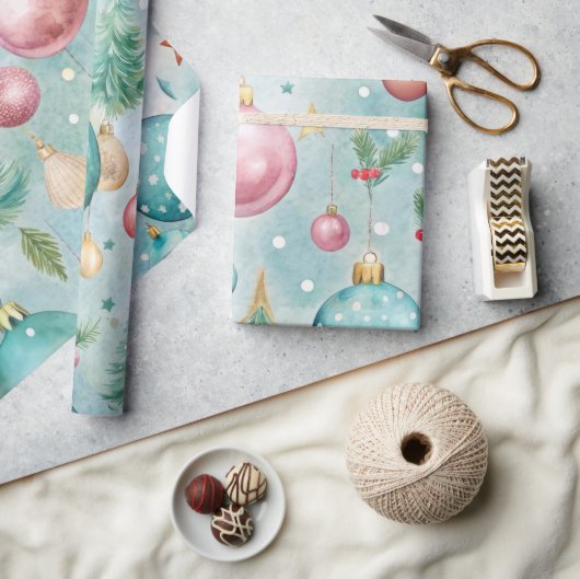 Kleurrijke kerstversieringen en bomen cadeaupapier (Crafts)