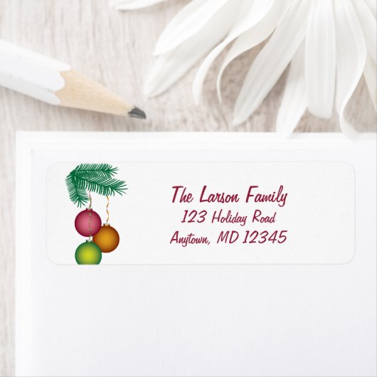 Kleurrijke kerstversieringen en pine | Vakantie Etiket (Insitu)