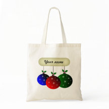 Kleurrijke kerstversieringen met sneeuwvlokken