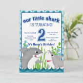 Kleurrijke kleine haai Ocean Beach 2e verjaardag Kaart (Staand voorkant)