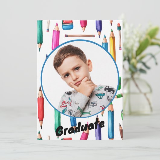 Kleurrijke kleuterschool afstudeeraankondiging kaart (Staand voorkant)