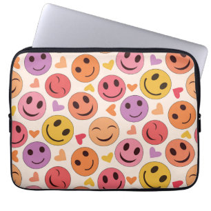 Kleurrijke lachende gelukkige gezichten met harten laptop sleeve