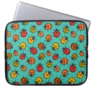 Kleurrijke ladybugs op turkooizen laptop sleeve