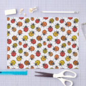Kleurrijke ladybugs op wit tissuepapier (Craft)