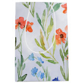 Kleurrijke lente weide met wilde bloemen medium cadeauzakje (Voorkant)