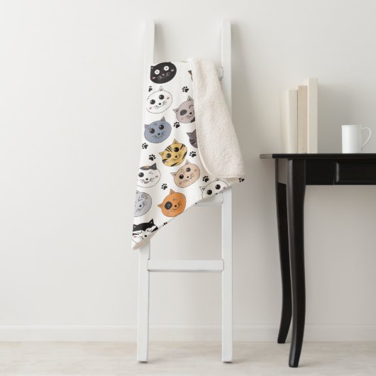 Kleurrijke Leuke Grappige Katten & Paw Patroon Sherpa Deken (In situ)