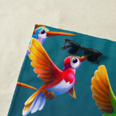 Kleurrijke levende vogels in de vlucht strandlaken (In situ)