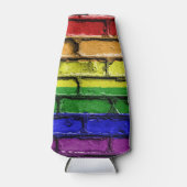 Kleurrijke LGBT-regenboogpridevlag stenen muur Flesjeskoeler (Voorkant)