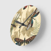 Kleurrijke libellen die boven bladeren drijven ronde klok (Hoek)