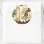 Kleurrijke libellen die boven bladeren drijven ronde sticker (Tas)