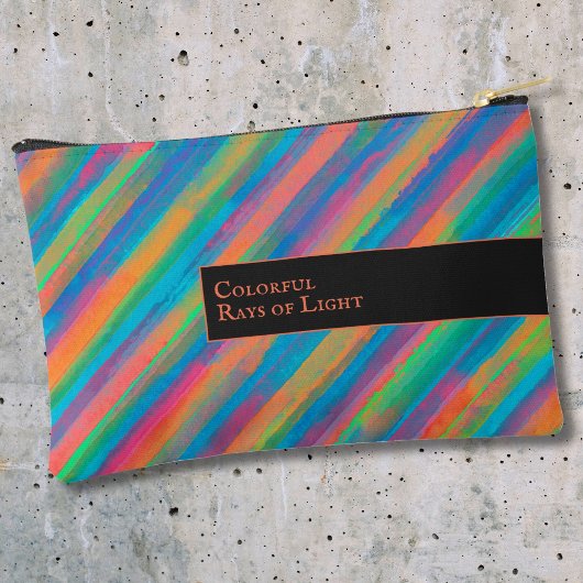 Kleurrijke lichtstralen die in duisternis vallen etui