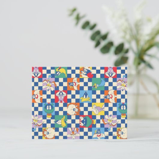 Kleurrijke LOONEY TUNES™ Checker Toss Pattern Briefkaart (Staand voorkant)
