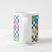 Kleurrijke LOONEY TUNES™ Checker Toss Pattern Grote Koffiekop (Achterkant)