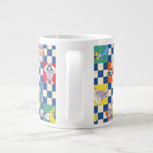 Kleurrijke LOONEY TUNES™ Checker Toss Pattern Grote Koffiekop (Achterkant)