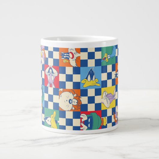 Kleurrijke LOONEY TUNES™ Checker Toss Pattern Grote Koffiekop (Voorkant)