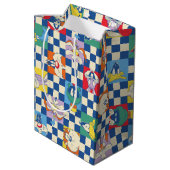 Kleurrijke LOONEY TUNES™ Checker Toss Pattern Medium Cadeauzakje (Achterkant Gekanteld)
