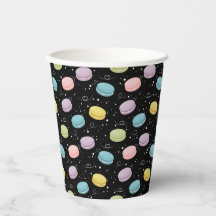 Kleurrijke Macarons Patroon op Zwart voor Papieren