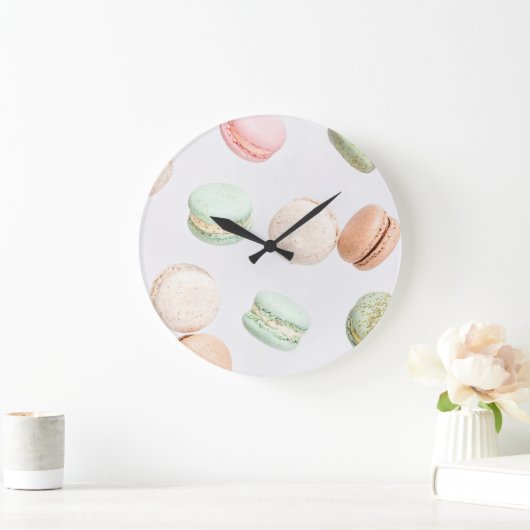 Kleurrijke macarons: zoet vallend patroon. grote klok (Huis)