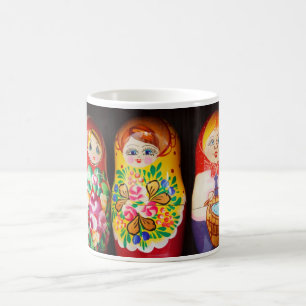 Kleurrijke Matryoshka-poppen Koffiemok