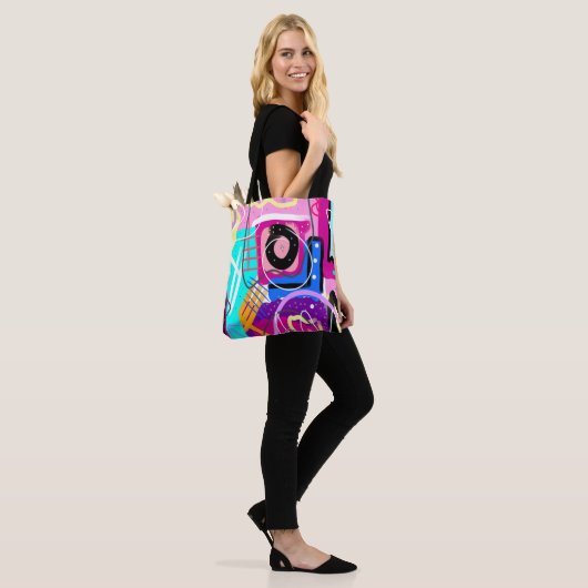 Kleurrijke Maximalist Expressive Abstract Tote Bag (Op model)