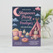 Kleurrijke meisjes Sleepover Party Uitnodiging (Staand voorkant)