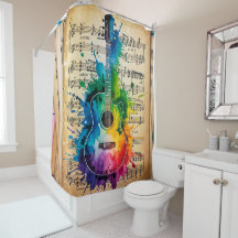 Kleurrijke melodie: geschilderde gitaar op  muziek