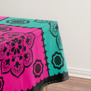 Kleurrijke Mexicaanse Papel Picado op zwart Tafelkleed