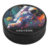 Kleurrijke moderne astronaut ruimte gepersonalisee hockey puck (3/4)