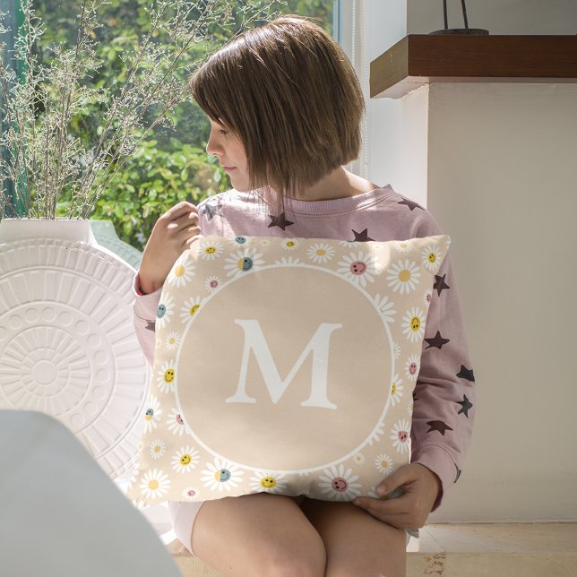 Kleurrijke Monogram Glimlachende Daisy gepersonali Kussen (Colourful Monogram Smiling Daisy personalised Throw Pillow)
