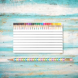 Kleurrijke monogramed gekleurde potloden gevoerd post-it® notes