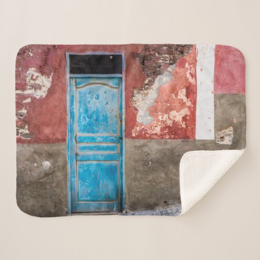 Kleurrijke muur met blauwe deur sherpa deken (Voorkant (horizontaal))