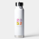 Kleurrijke Naam Op Maat Gemaakt Afstudeercadeau Waterfles<br><div class="desc">Vier het speciale evenement van uw geliefde met deze op maat gemaakte waterfles. Dit ontwerp bevat stijlvolle typografie "Klas van 20YY(uw afstudeerjaar)" met aangepaste tekst. Perfect persoonlijk cadeau voor de afstudeerdag! Meer ontwerpen beschikbaar in mijn winkel BaraBomDesign.</div>