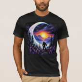Kleurrijke nachtelijke hemel Sasquatch Stroll, hal T-shirt (Voorkant)