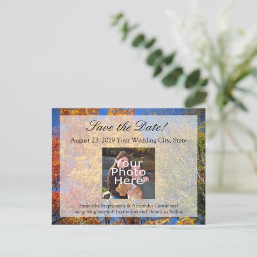 Kleurrijke najaarbomen sparen de Datum Aankondigingskaart (Staand voorkant)