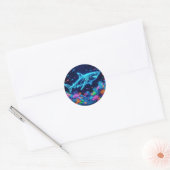 Kleurrijke neonhaai ronde sticker (Envelop)