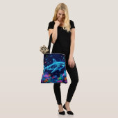 Kleurrijke neonhaai tote bag (Op model)
