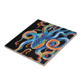 kleurrijke octopus tentacles op zwart tegeltje (Zijkant)
