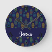 Kleurrijke oostereieren op blauw ronde klok (Voorkant)