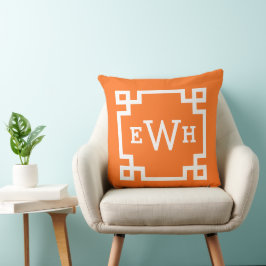Kleurrijke Oranje Griekse Sleutel Monogram Eerste  Kussen