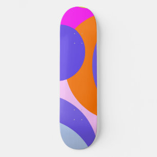 Kleurrijke oranje roze paarse en blauwe abstracte skateboard