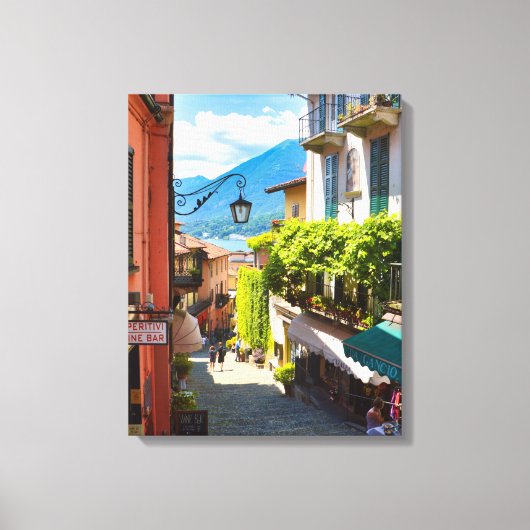 Kleurrijke oude centrum steeg in Bellagio Canvas Afdruk (Voorkant)