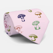 Kleurrijke paddenstoelen op een stevige roze achte stropdas (Opgerold)