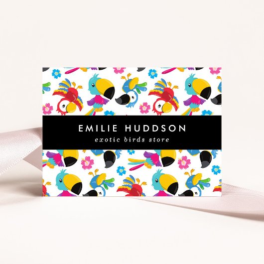 Kleurrijke papegaaien, bloemen, dierenwinkel, voge visitekaartje