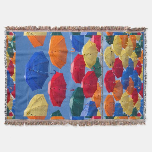 Kleurrijke paraplu's in de hemel blauw oranje rood deken (Voorkant)