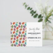 Kleurrijke Parijse Macarons Patroon Save the Date Briefkaart (Staand voorkant)