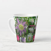 Kleurrijke passiebloemen collage latte Mok (Linkerhoek)