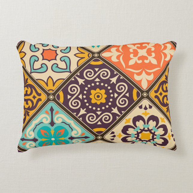 Kleurrijke Patchwork: Majolica Tegel Design Accent Kussen (Voorkant)