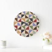 Kleurrijke Patchwork Quilt: Bloemtextuur. Grote Klok (Huis)