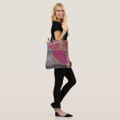 Kleurrijke Patchwork Tapijt Closeup Detail Tote Bag (Op model)